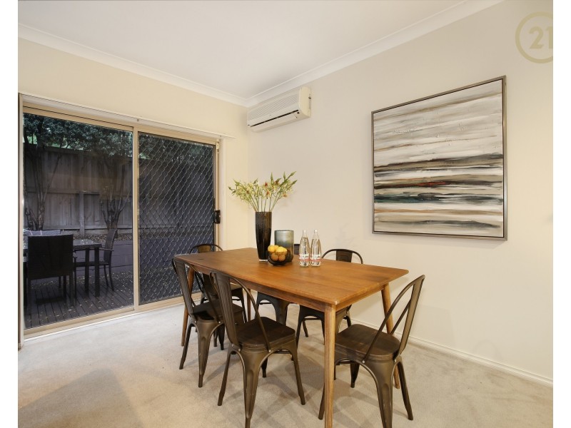 17/12 Grant Close, Berwick VIC 3806