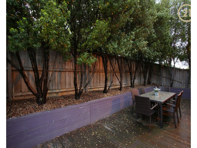 17/12 Grant Close, Berwick VIC 3806