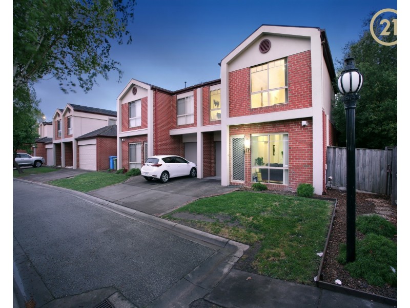 17/12 Grant Close, Berwick VIC 3806
