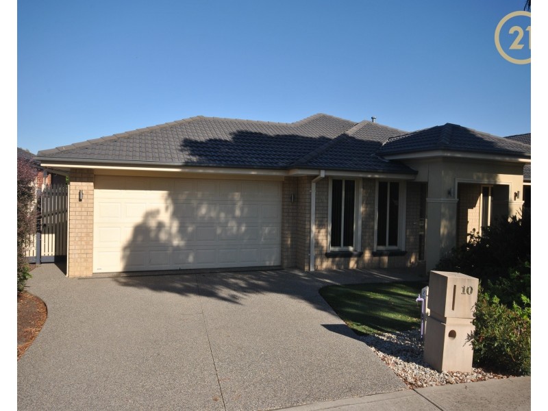 10 Ned Street, Cranbourne East VIC 3977