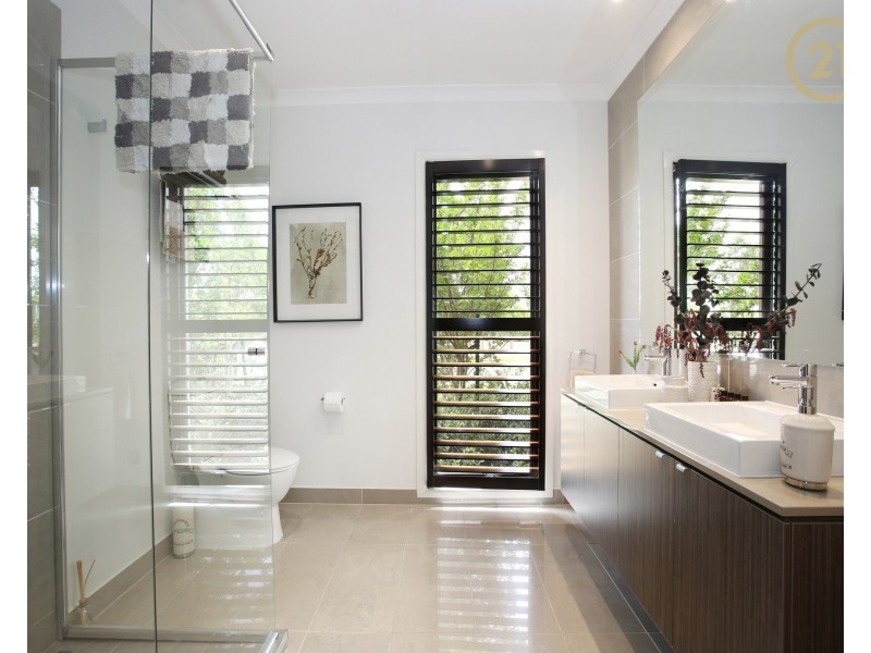 44 Flowerbloom Crescent, Clyde North VIC 3978