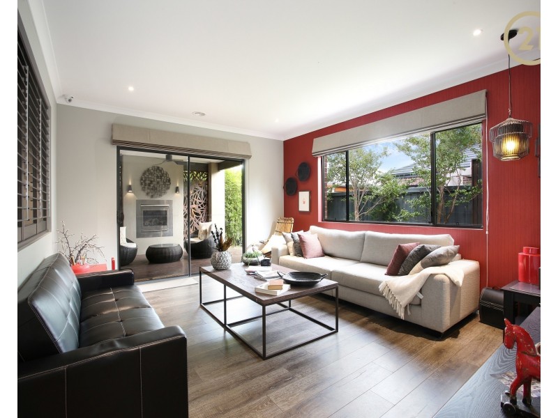 44 Flowerbloom Crescent, Clyde North VIC 3978