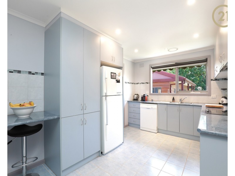 18 Selkirk Court, Berwick VIC 3806