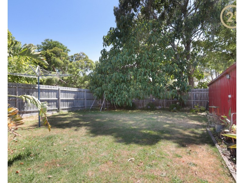 18 Selkirk Court, Berwick VIC 3806