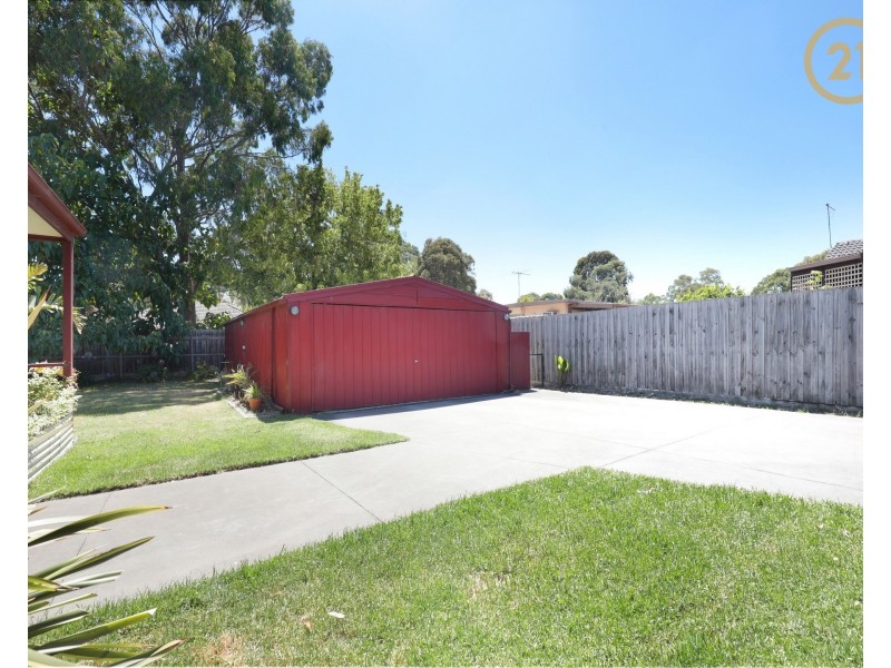 18 Selkirk Court, Berwick VIC 3806