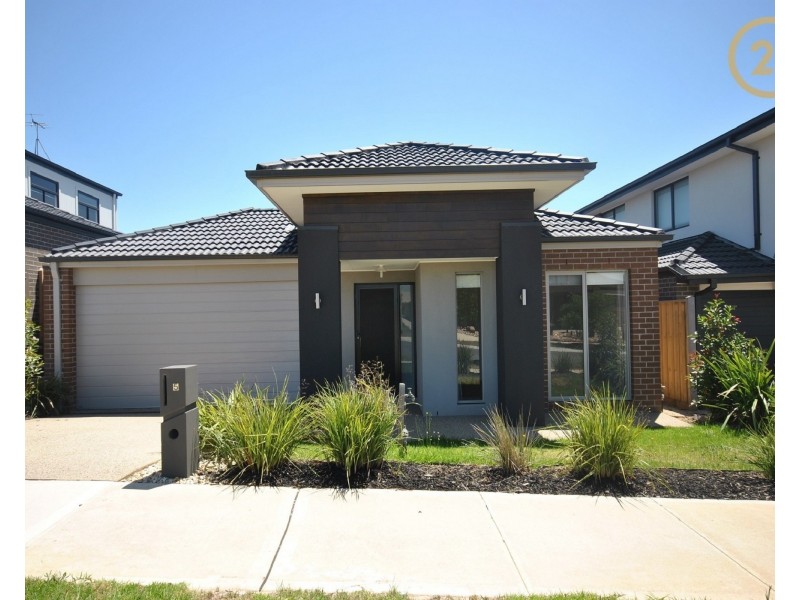 5 Wheelwright Street, Clyde North VIC 3978