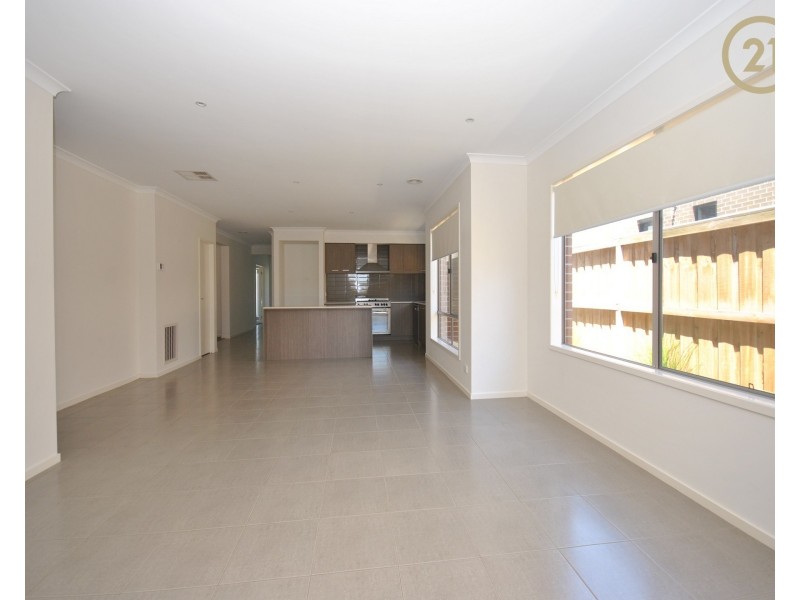 5 Wheelwright Street, Clyde North VIC 3978