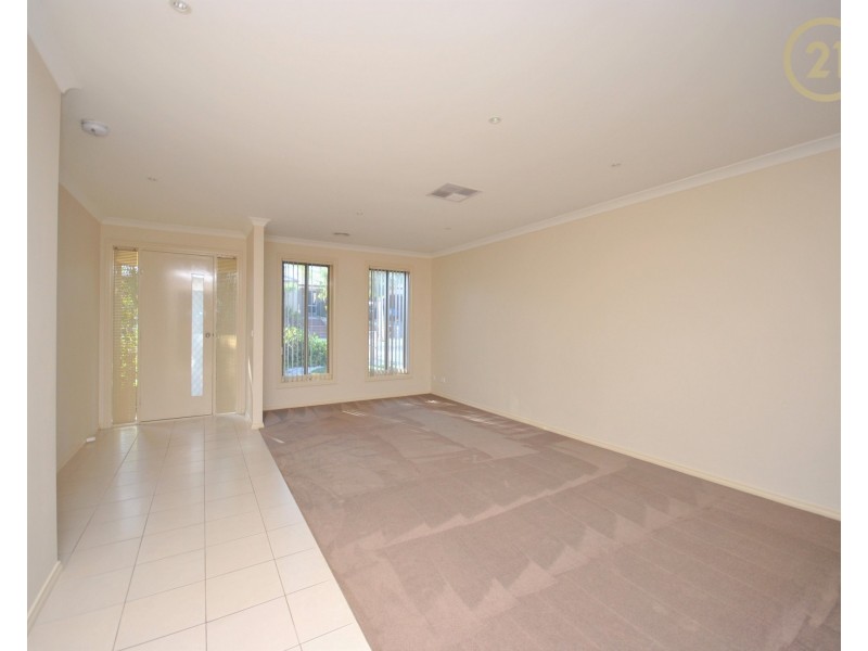 10 Ned Street, Cranbourne East VIC 3977