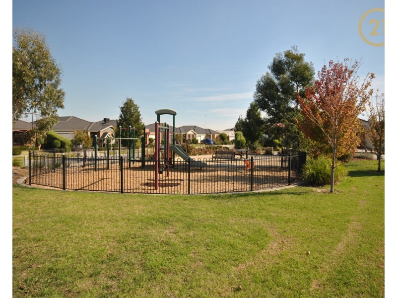 24 Stefan Drive, Berwick VIC 3806