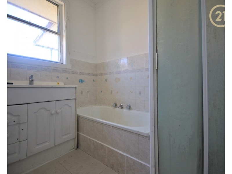 6 Lenaro Street, Dandenong VIC 3175