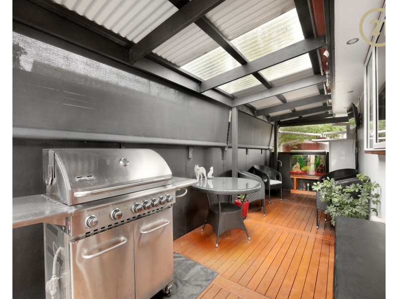 82 Sheoak Street, Doveton VIC 3177