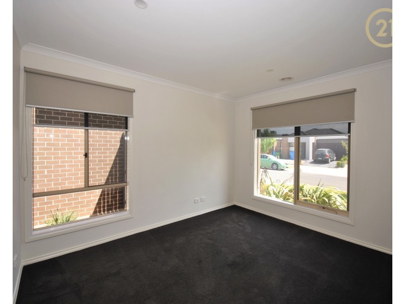 5 Cups Court, Clyde North VIC 3978