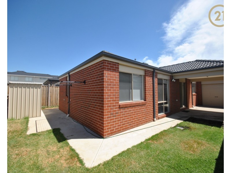 5 Cups Court, Clyde North VIC 3978