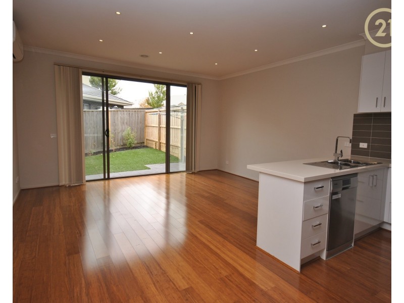 2/63 Soldiers Road, Berwick VIC 3806