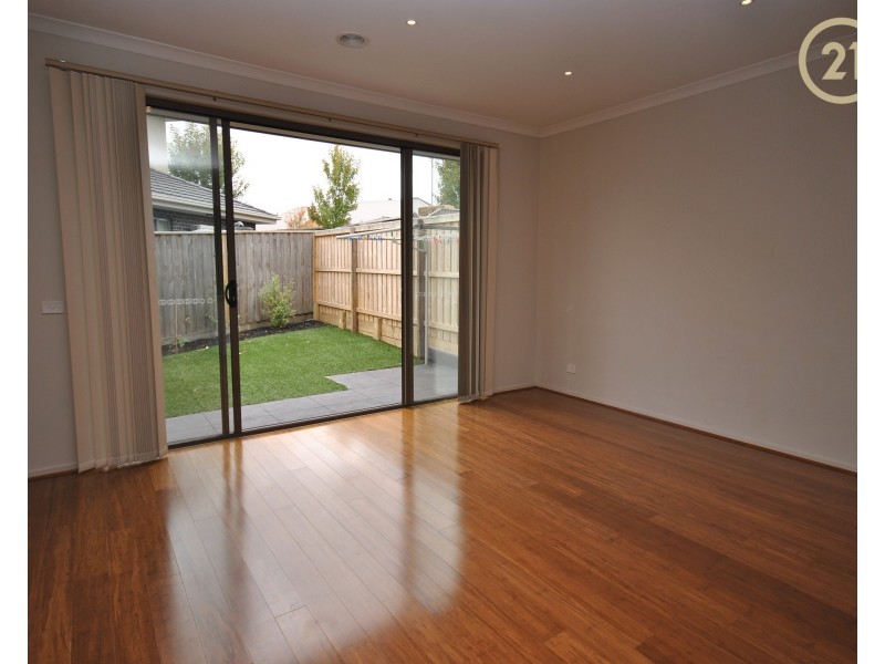 2/63 Soldiers Road, Berwick VIC 3806