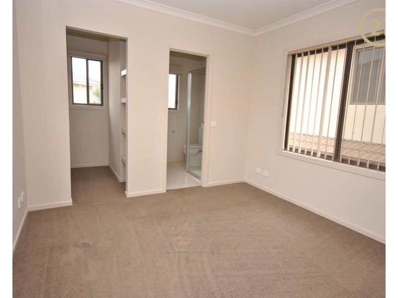 2/63 Soldiers Road, Berwick VIC 3806