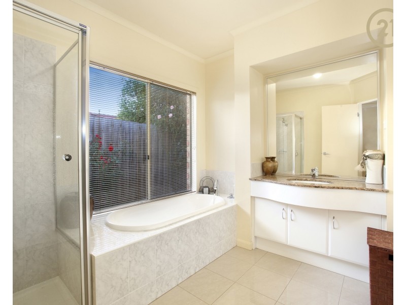 54 Seebeck Drive, Narre Warren South VIC 3805