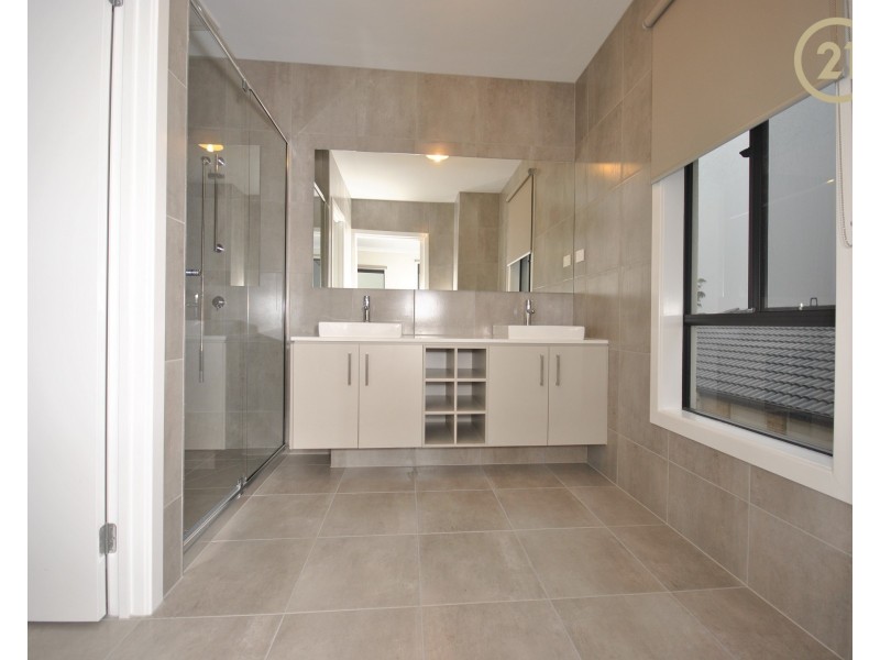23 Pebblestone Circuit, Clyde North VIC 3978