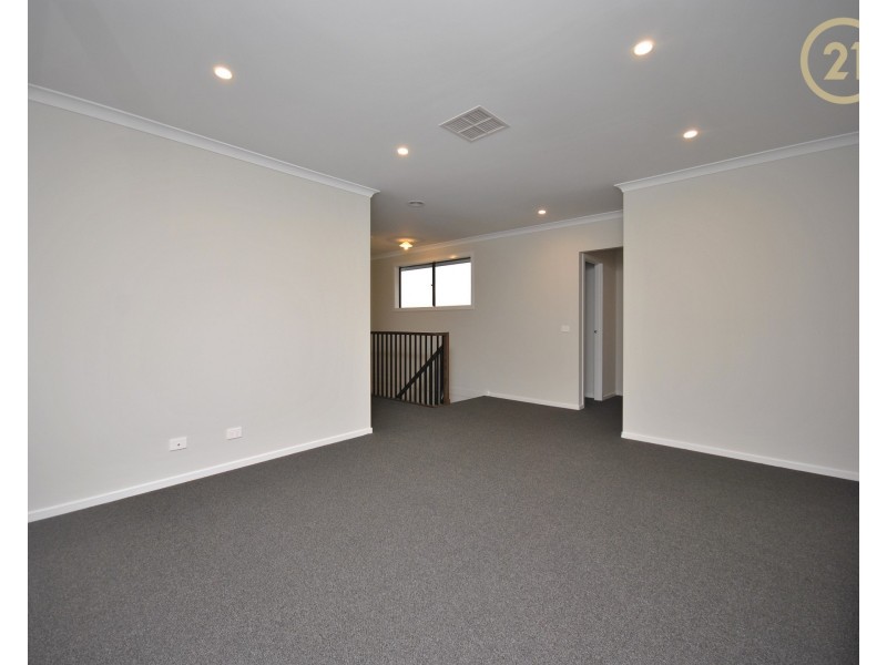 23 Pebblestone Circuit, Clyde North VIC 3978