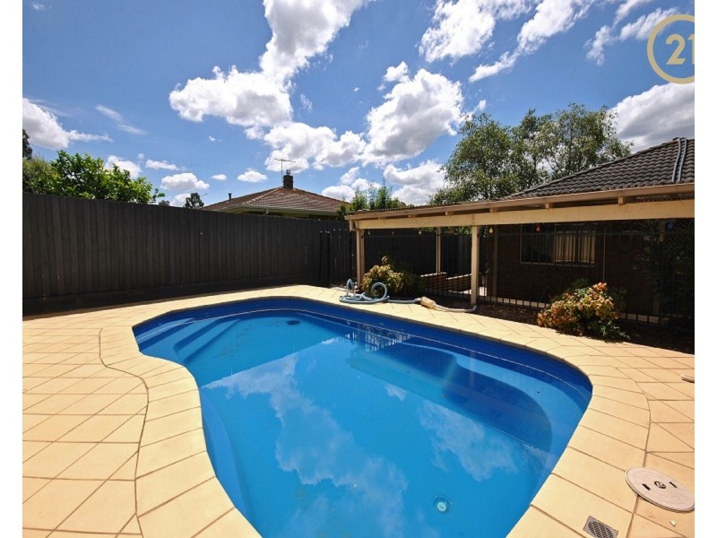 87 Amber Crescent, Narre Warren VIC 3805