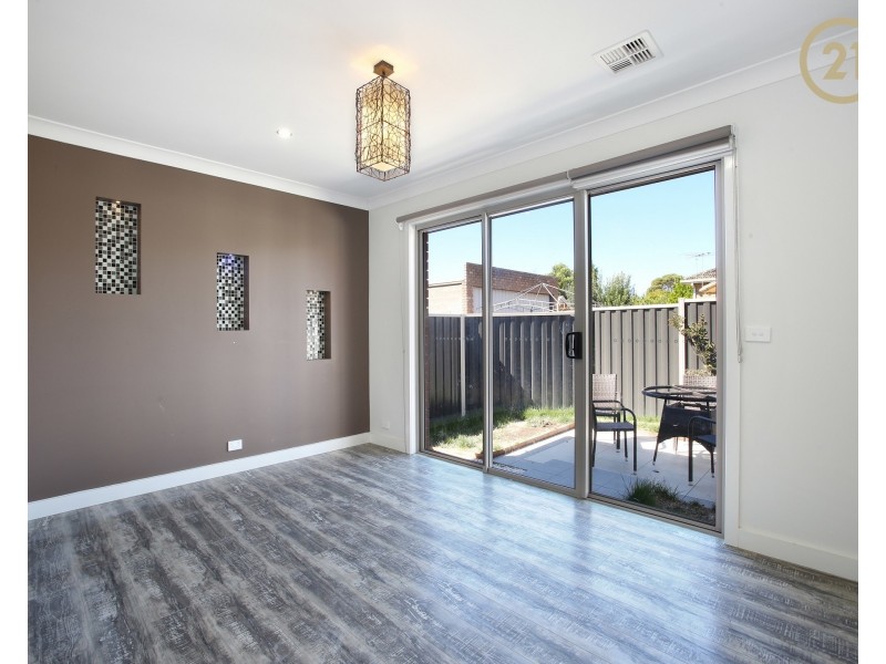 1/56 Essex Park Drive, Endeavour Hills VIC 3802