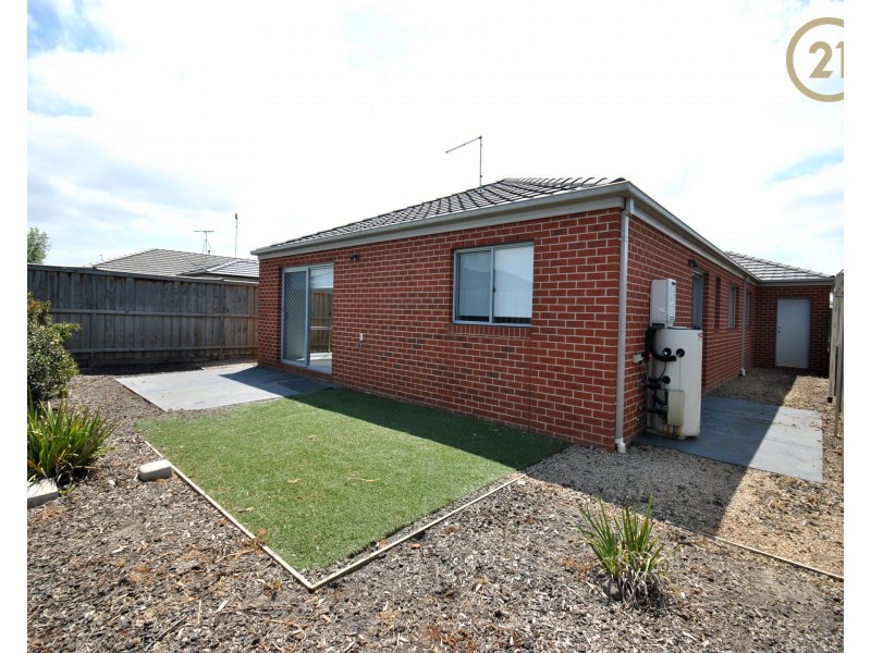 17 Celestine Drive, Officer VIC 3809