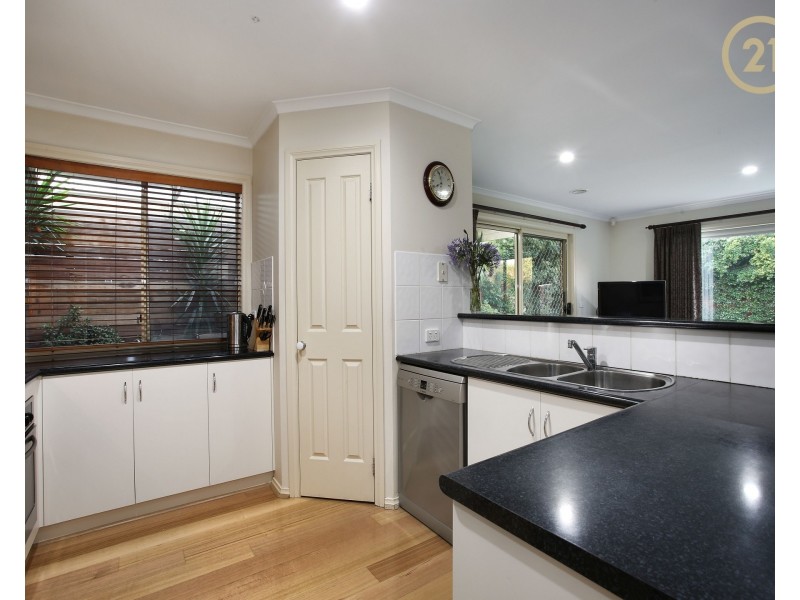 25  Kinsale View, Berwick VIC 3806