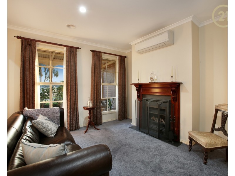 25  Kinsale View, Berwick VIC 3806