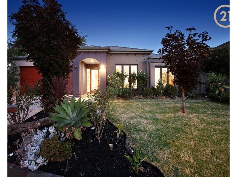 4 Moondarra Drive, Berwick VIC 3806