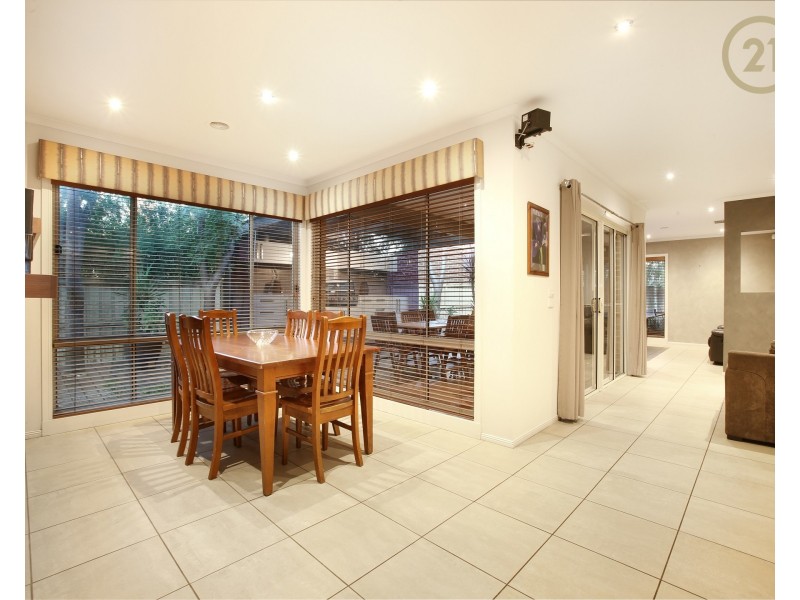 4 Moondarra Drive, Berwick VIC 3806