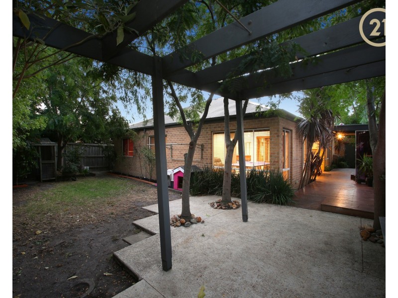 4 Moondarra Drive, Berwick VIC 3806