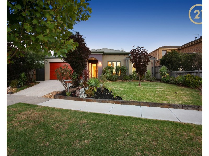 4 Moondarra Drive, Berwick VIC 3806