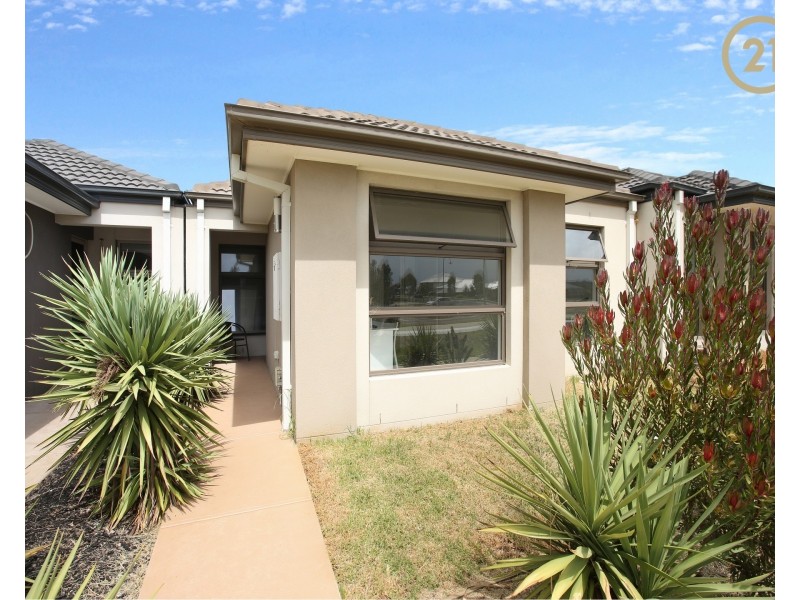 29 Timble Way, Clyde North VIC 3978