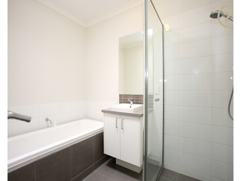 29 Timble Way, Clyde North VIC 3978