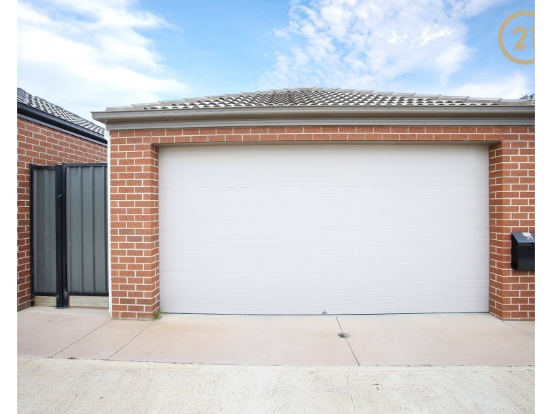 29 Timble Way, Clyde North VIC 3978