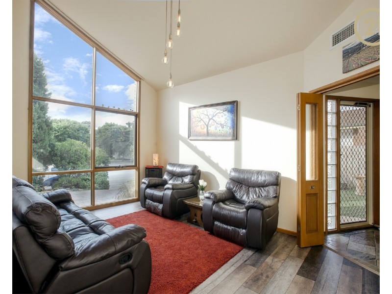 74 Avebury Drive, Berwick VIC 3806