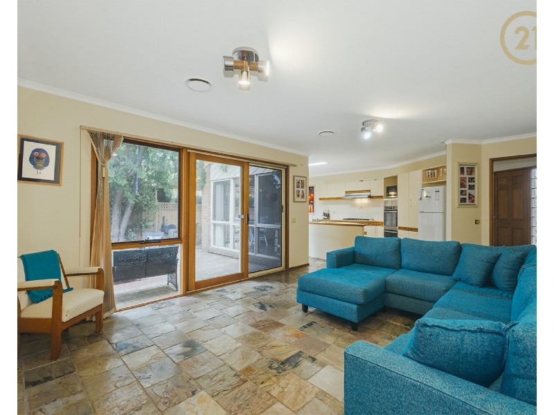 74 Avebury Drive, Berwick VIC 3806