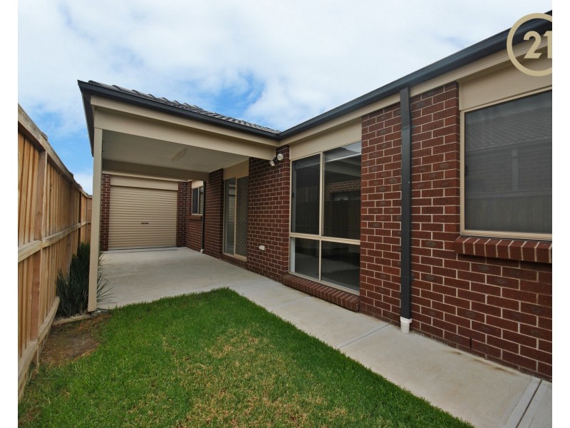 18 Yandra Street, Clyde North VIC 3978