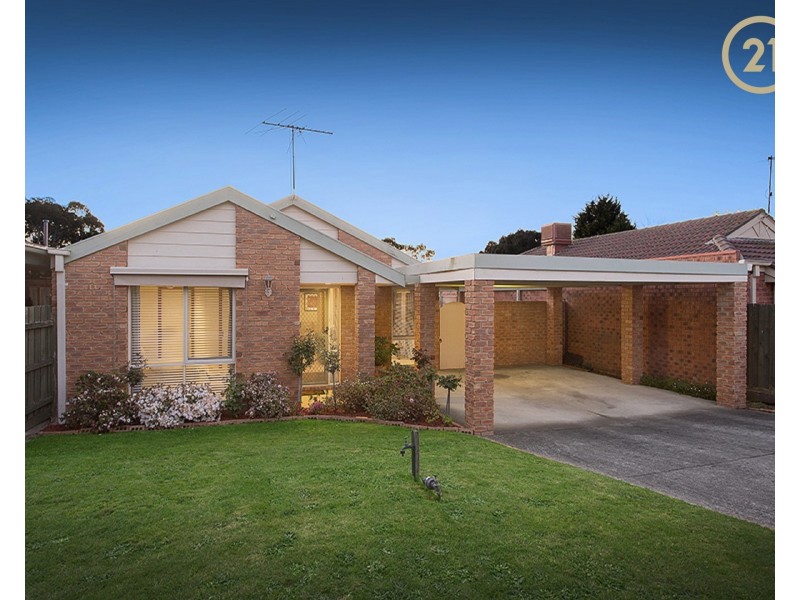 16  Adelaide Close, Berwick VIC 3806