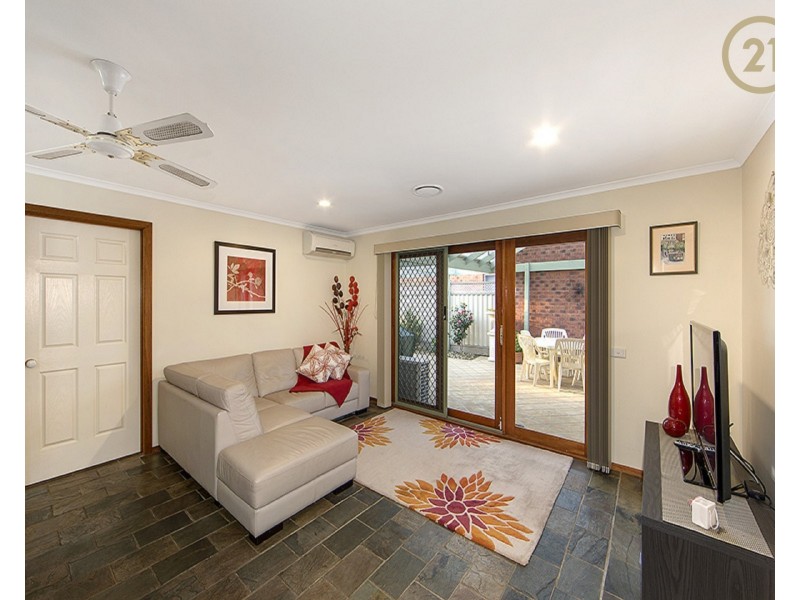 16  Adelaide Close, Berwick VIC 3806