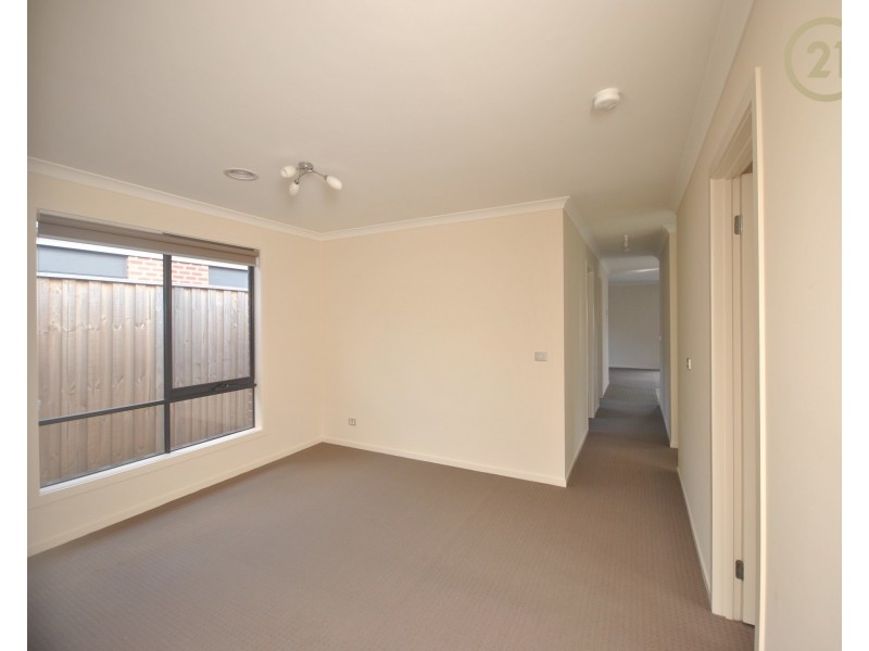 18  Carnegie Street, Officer VIC 3809