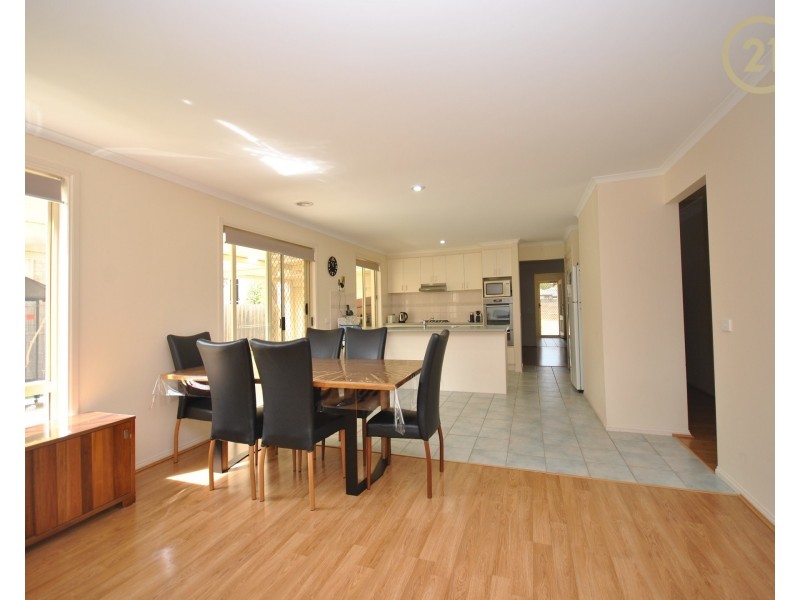 6 Regent Close, Berwick VIC 3806