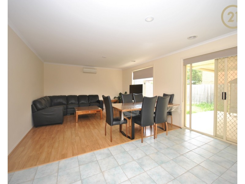 6 Regent Close, Berwick VIC 3806