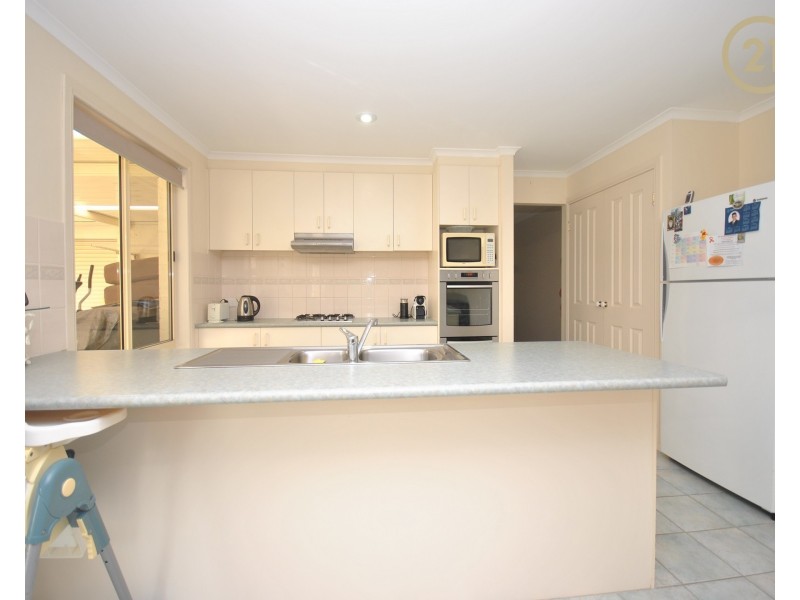 6 Regent Close, Berwick VIC 3806