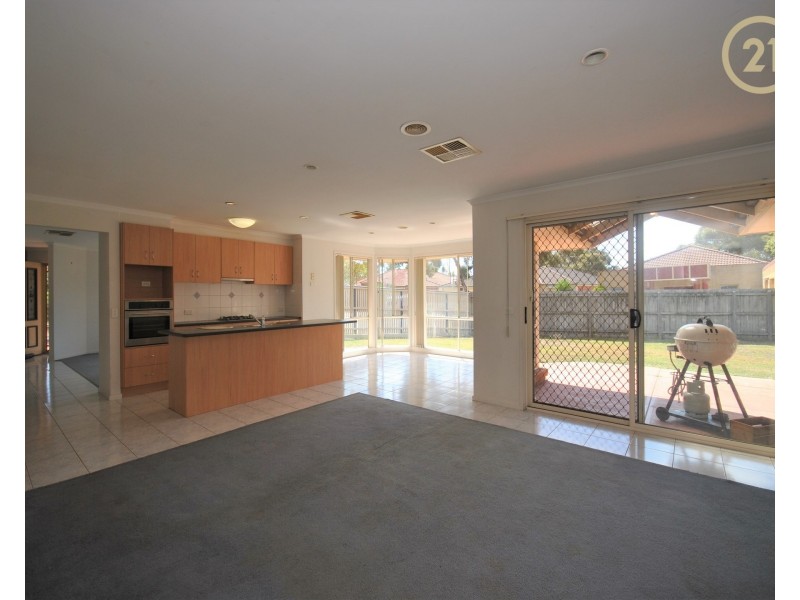 20 Charles Condor Place, Berwick VIC 3806