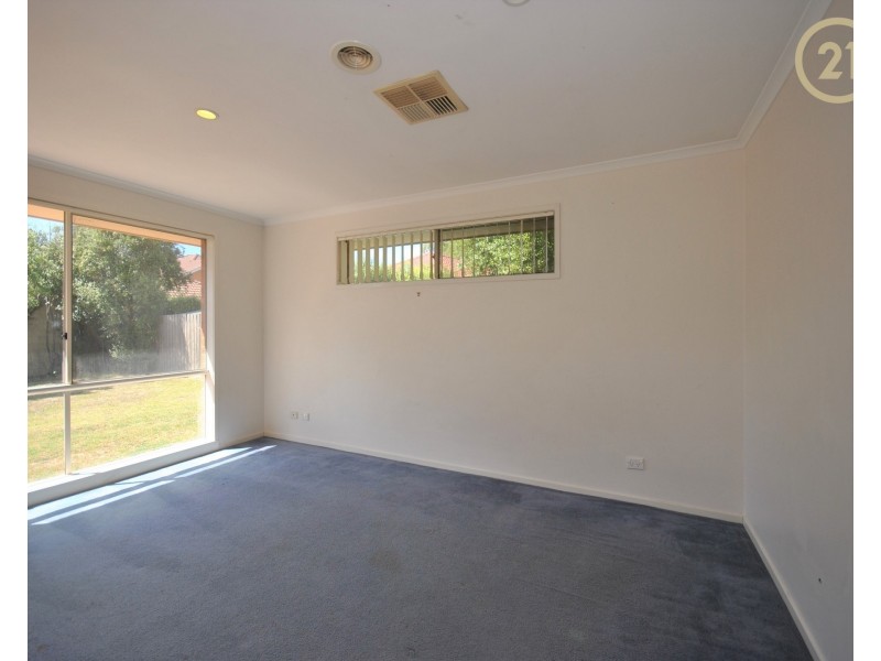20 Charles Condor Place, Berwick VIC 3806