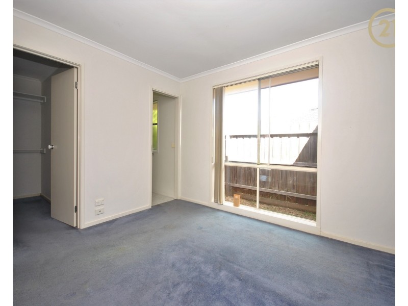 20 Charles Condor Place, Berwick VIC 3806