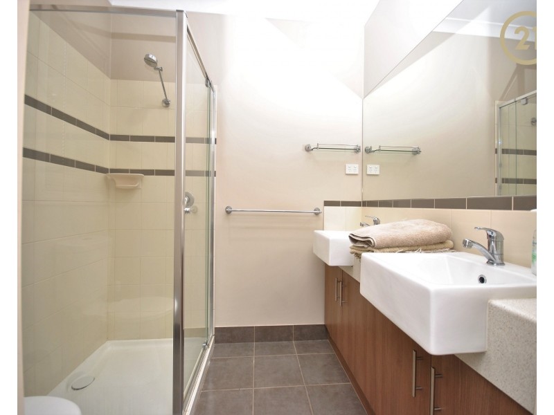 28 Chantenay Parade, Cranbourne North VIC 3977