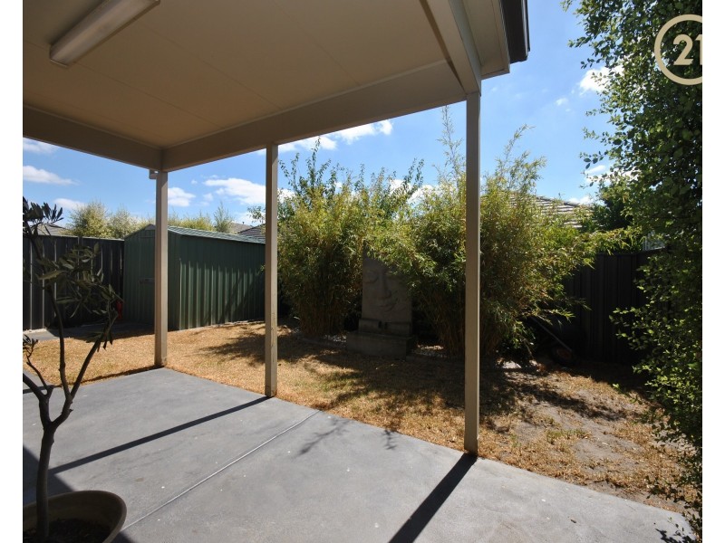 28 Chantenay Parade, Cranbourne North VIC 3977