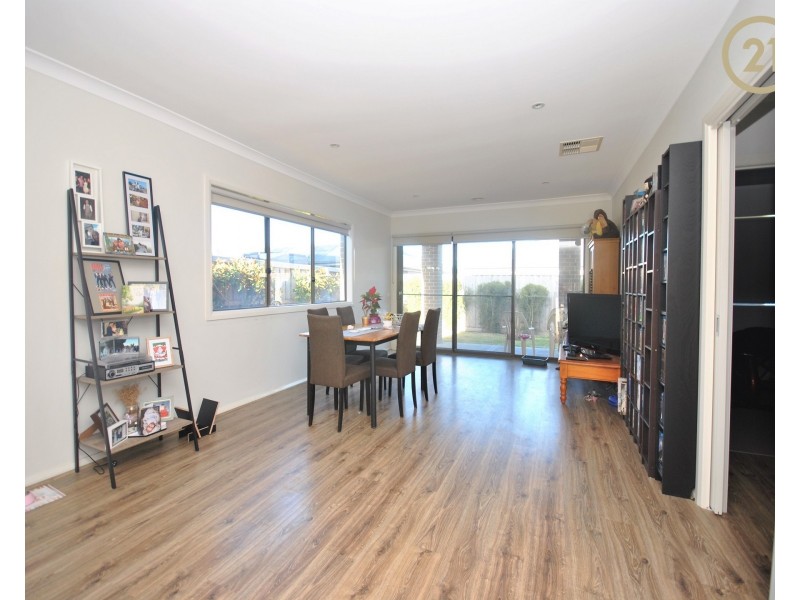 13 Lexington Crescent, Officer VIC 3809